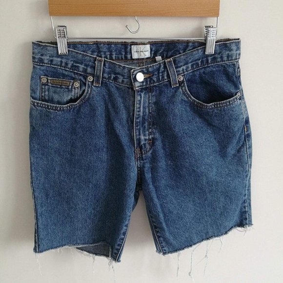 CALVIN KLEIN LOW-RISE DARK WASH DENIM SHORTS - Picture 2 of 3